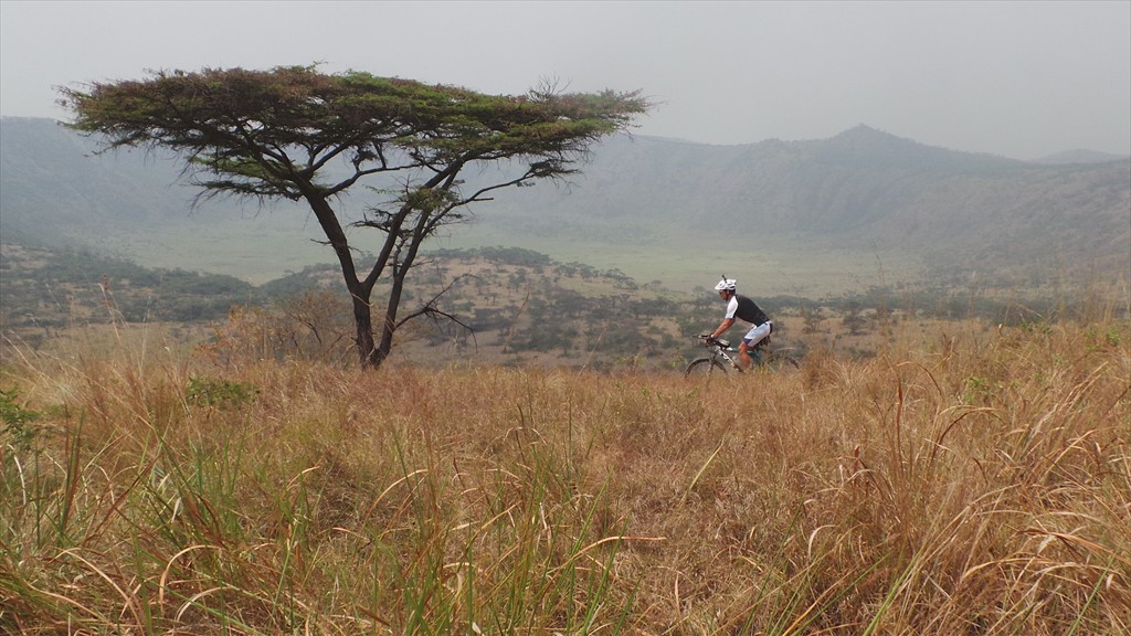 11. Queen Elizabeth NP - Fort Portal (104)